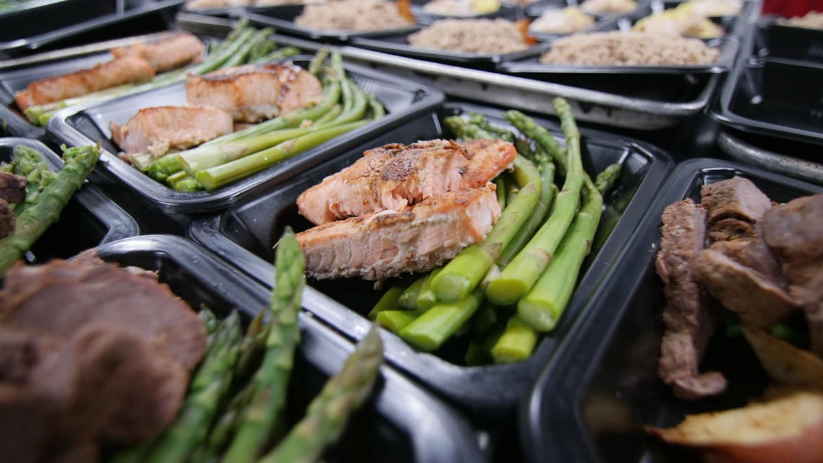 Salad Sayuran Segar dengan Dressing Rendah Gula